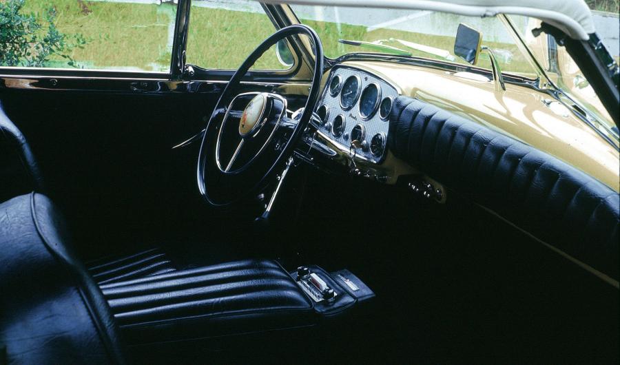 Интерьер Muntz Jet Convertible 1952 года  (фото 10 из 16)